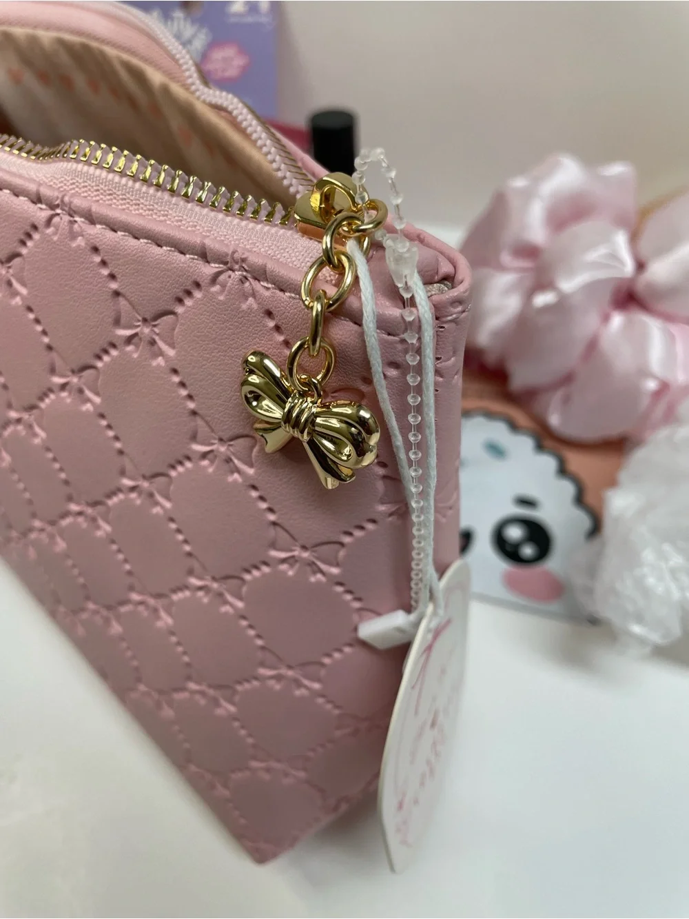 Pink Quilted Cosmetic Pouch Gift Set with Pink Lip Care Face Mask 8 pieces